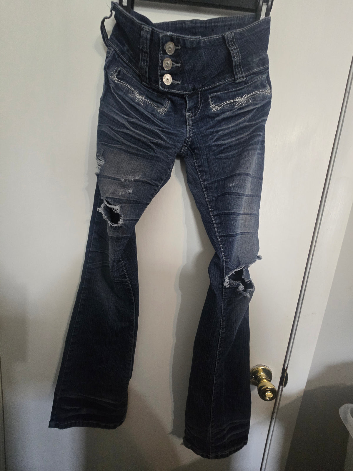 Almost Famous Size 5