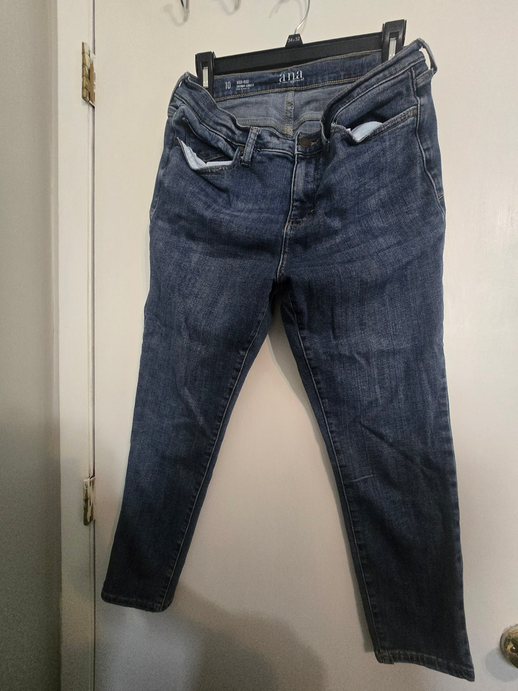 a.n.a. A New Approach Women’s High-Rise Skinny Ankle Jeans Size 10