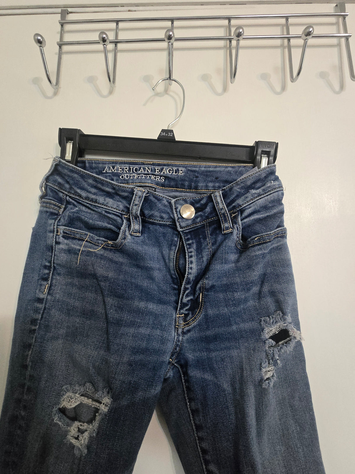 American Eagle Outfitters Women’s Super Stretch Distressed Jeans Size 0 Regular