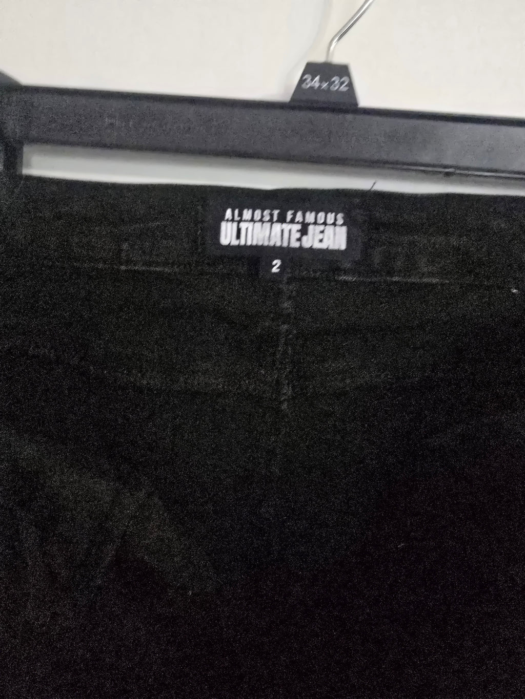 Almost Famous Ultimate Jean Women’s Black Jeans Size 2