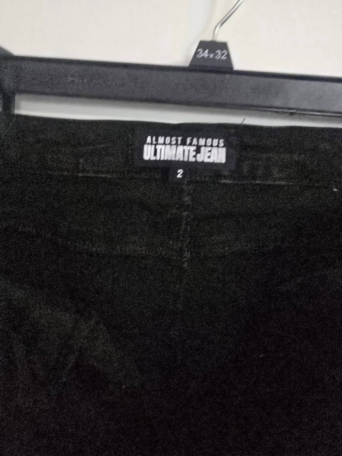 Almost Famous Ultimate Jean Women’s Black Jeans Size 2