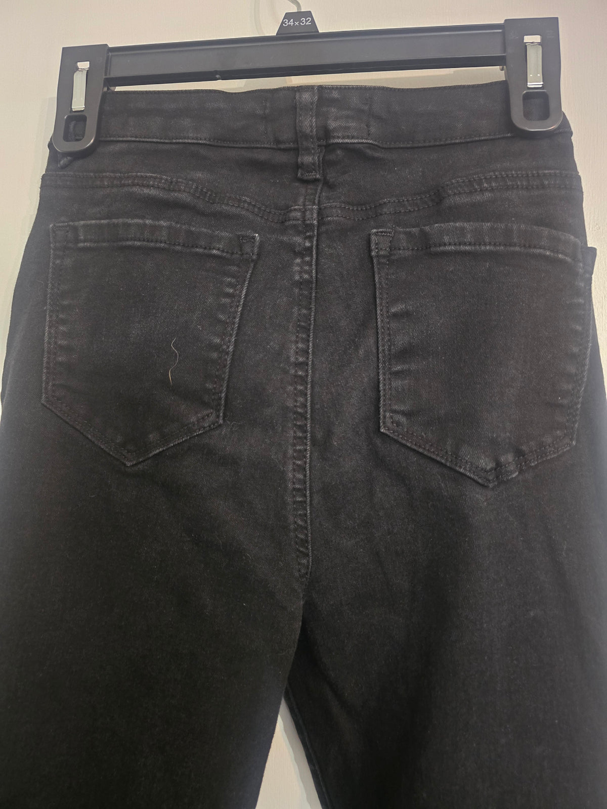 Almost Famous Ultimate Jean Women’s Black Jeans Size 2